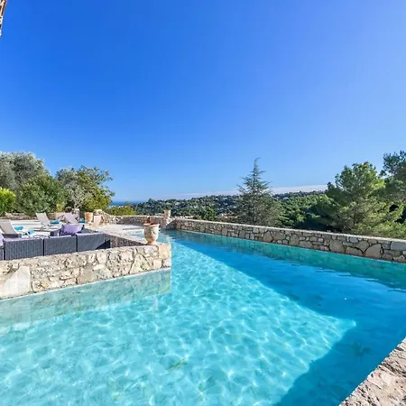 Villa Jean Marais, Les Coulisses De Sa